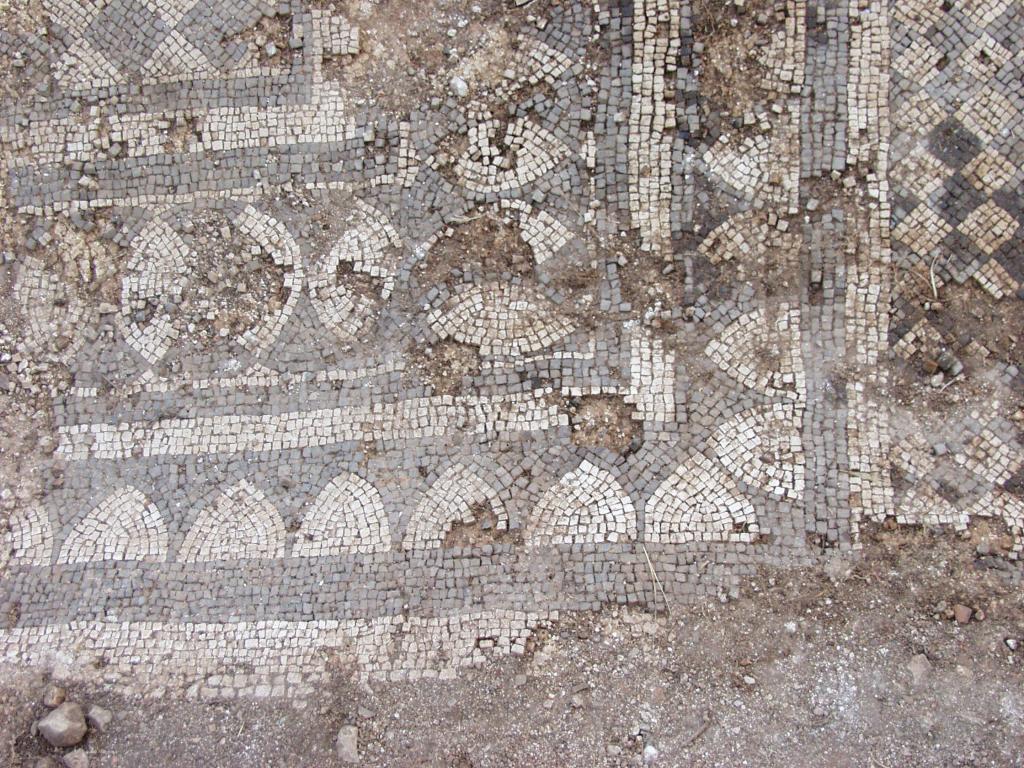 Mozaiki z "willi Hypnosa" przed konserwacją, fot. J. Recław