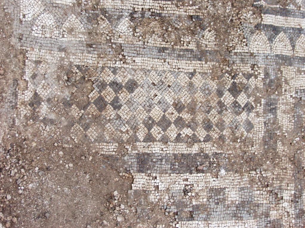 Mozaiki z "willi Hypnosa" przed konserwacją, fot. J. Recław