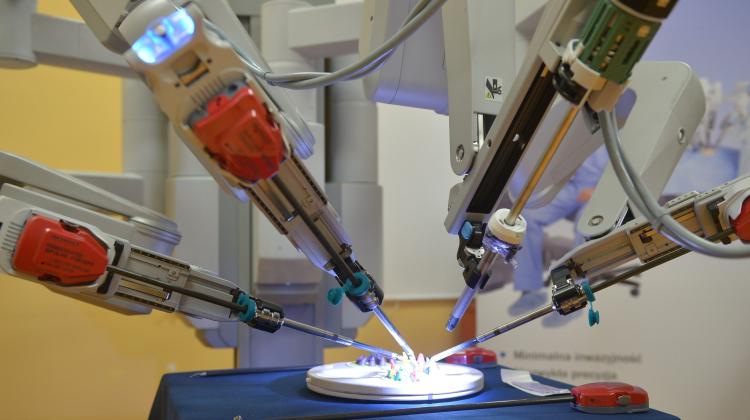  Robot Chirurgiczny Da Vinci. Fot.  PAP/Radek Pietruszka  17.03.2014