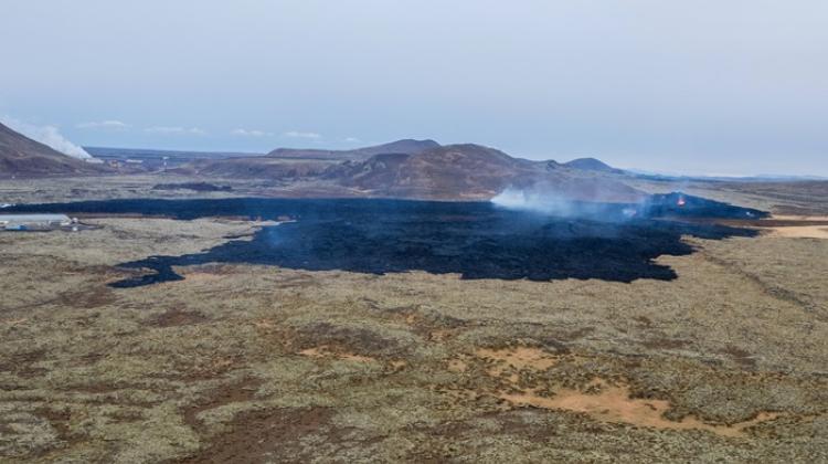 Zdjęcie z drona pokazujące lawę po erupcji wulnaku nieopodal Grindavik, na pół. Reykjanes, Islandia, 15 January 2024 EPA/ANTON BRINK Dostawca: PAP/EPA.