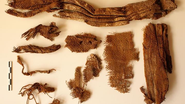 Fragmenty całunu z bawełny, wyspa Sai, 100-200 n.e. Fot. Elsa Yvanes, Sai Island Archaeological Mission