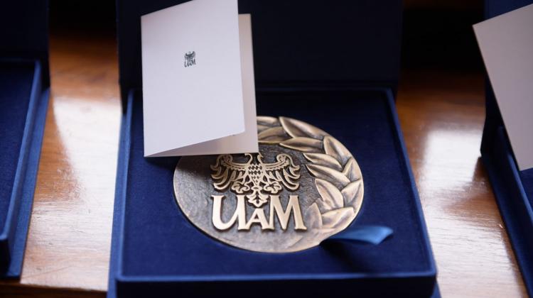 Medal Alumno Bene Merenti Uniwersytetu im. Adama Mickiewicza. Fot. PAP/Jakub Kaczmarczyk 25.01.2018