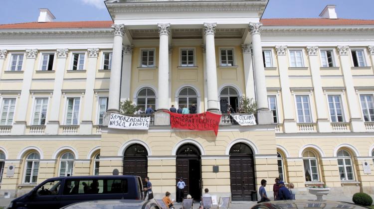 Protest w Pałacu Kazimierzowskim na terenie kampusu Uniwersytetu Warszawskiego przy Krakowskim Przedmieściu. Fot. PAP/Adam Guz 05.06.2018